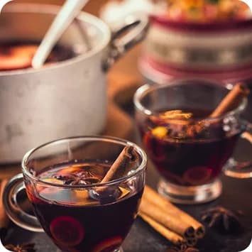Glögg med kanel i julens färger